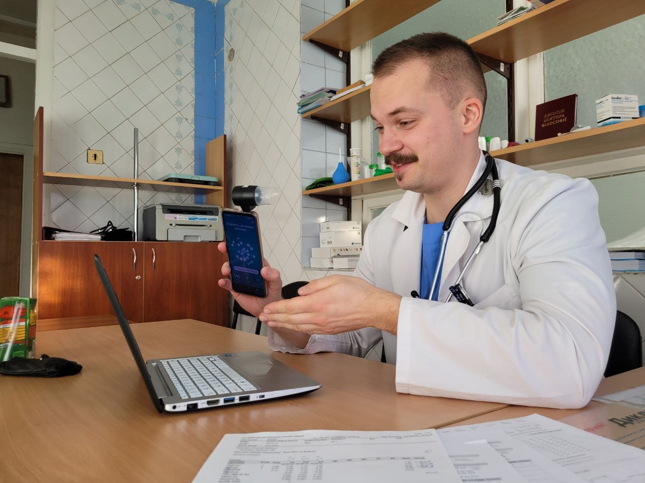 Tirzepatyd w terapii zdalnej: duże badanie na 8 tys. kobiet